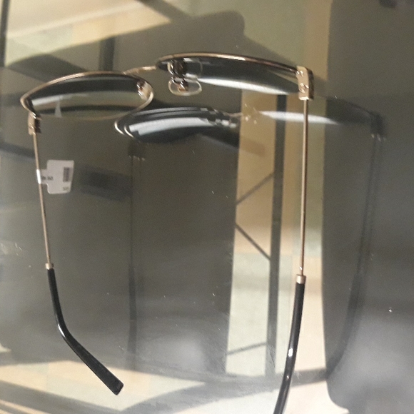 Givenchy Sunglasses Unisex - Picture 9 of 10